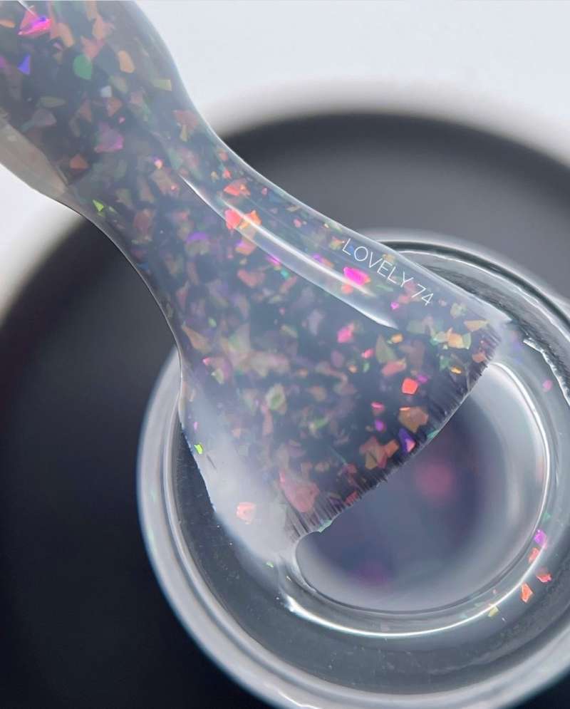 База камуфлирующая с хлопьями ROYAL "LOVELY" LBR74