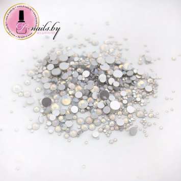 Стразы White Opal 100шт микс размеры