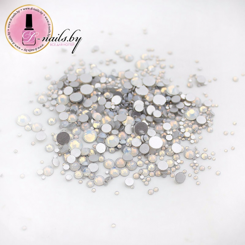 Стразы White Opal 100шт микс размеры