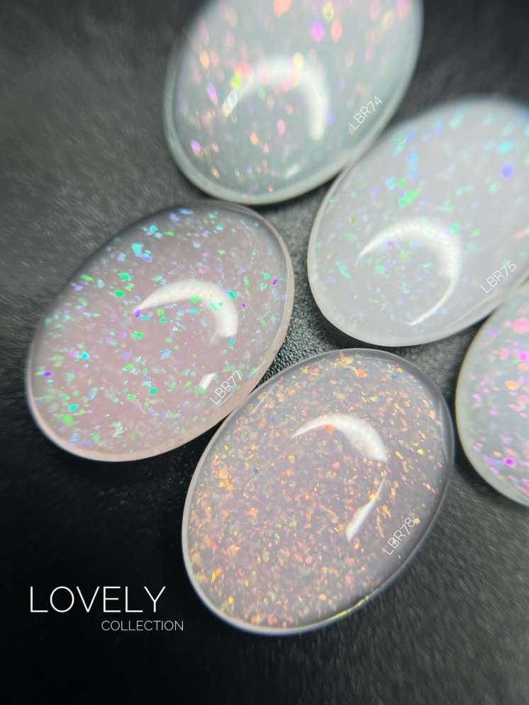 База камуфлирующая с хлопьями ROYAL "LOVELY" LBR77