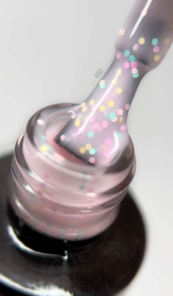 692 LOVE NAIL ГЕЛЬ ЛАК класса Premium             